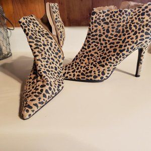 Genuine leather size 5 1/2 Cheetah bootie heels by Colin Stuart